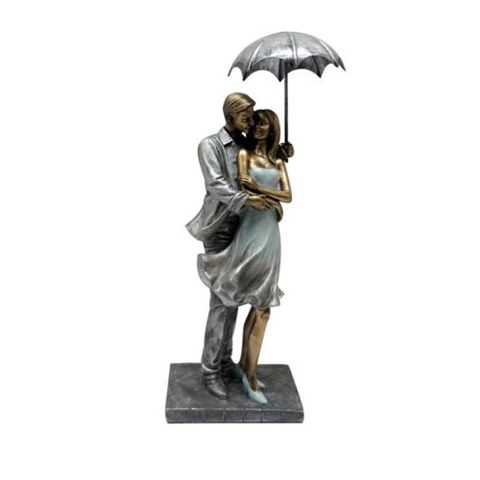 פסל "האוהבים בגשם" 