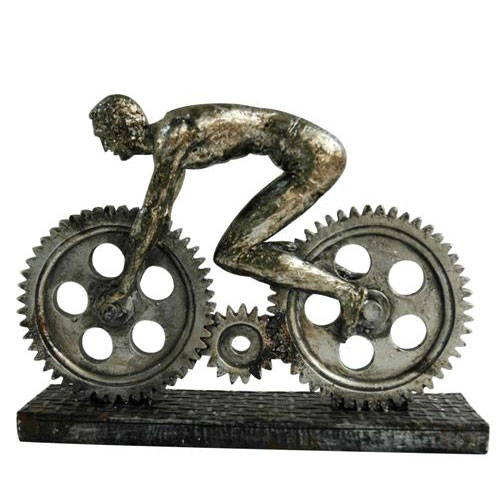 פסל רוכב אופניים. אורך 25 ס